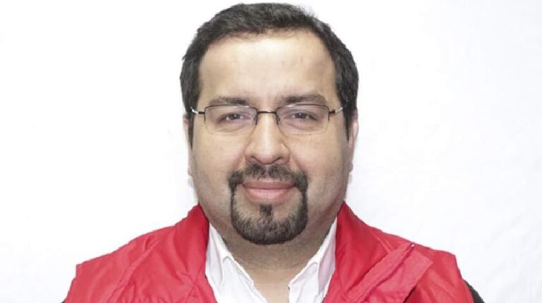Funcionario de Molina se "amotina" tras ser destituido por uso fraudulento de licencias médicas