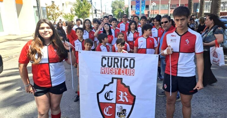 Deportistas curicanos fueron parte del desfile por los 282 años de Curicó
