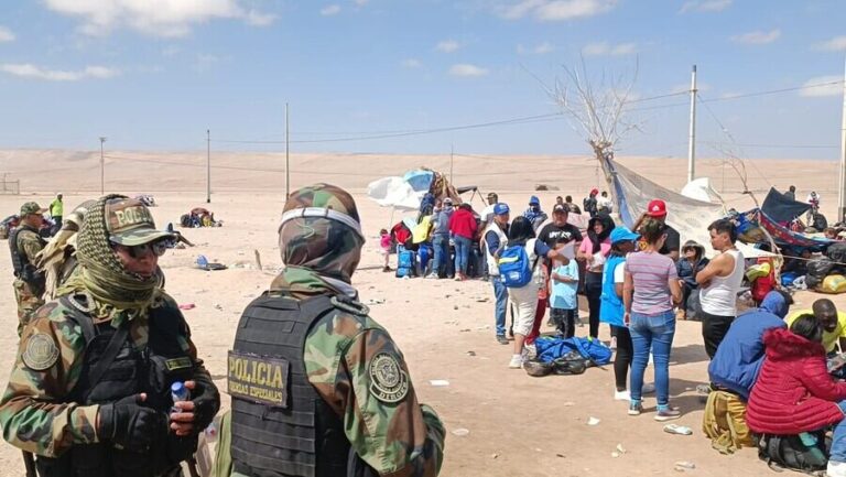 Ejército peruano refuerza frontera con Chile ante presencia migratoria