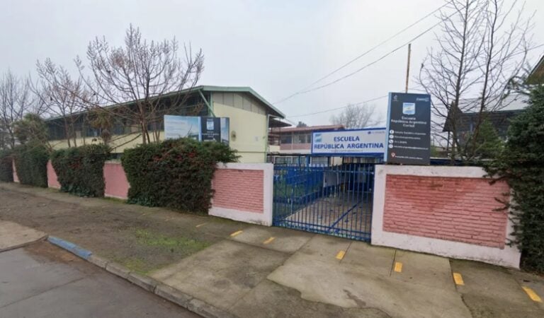 Escuela República Argentina rechaza fusión con Los Conquistadores por PADEM 2026