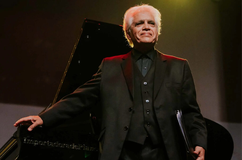 Roberto Bravo llega al Teatro Provincial de Curicó con un viaje íntimo por las grandes bandas sonoras del cine