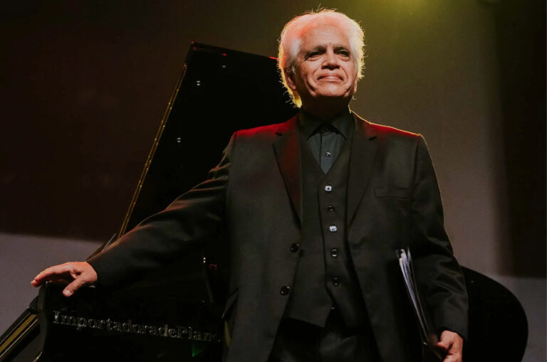 Nostalgia y clásicos: Roberto Bravo vuelve al TRM con concierto dedicado a las grandes melodías del cine