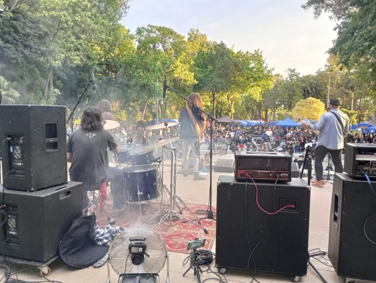 El Festival de Rock llenará de música el anfiteatro de la alameda curicana este sábado