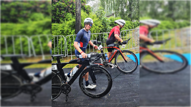 Triatleta curicano clasifica al mundial Ironman 70.3 tras sólida actuación en Valdivia