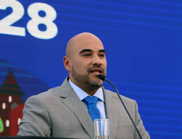 Alcalde de Molina confirma la desvinculación de 20 funcionarios a contrata para 2026