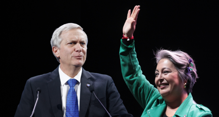 Kast y Jara intensifican campaña en el norte previo al debate final