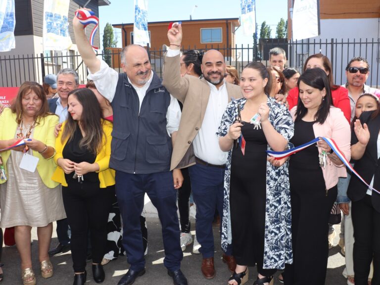 Autoridades entregaron viviendas a 397 familias del proyecto Parque del Sol de Molina