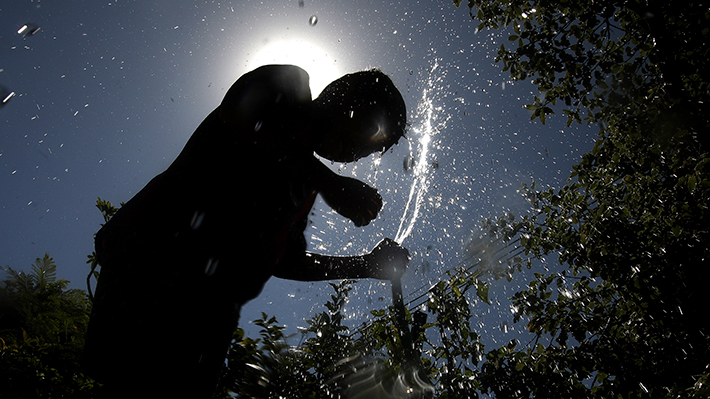 Ola de calor se retira de la región Metropolitana y se traslada al sur del país