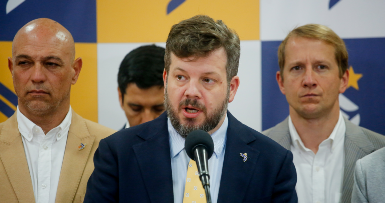 Acuerdo preliminar entre Kaiser y Kast abre puerta a libertarios en nuevo gobierno