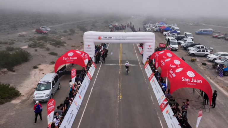 Hazaña curicana en Argentina: Cristóbal Ramírez conquista el Alto del Colorado y es el nuevo líder de la Vuelta a San Juan