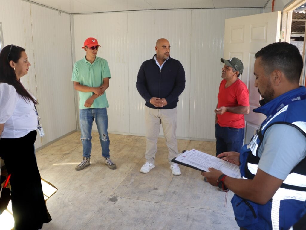 Municipio de Molina habilitó viviendas de emergencia para afectados por incendio en Villa La Concepción