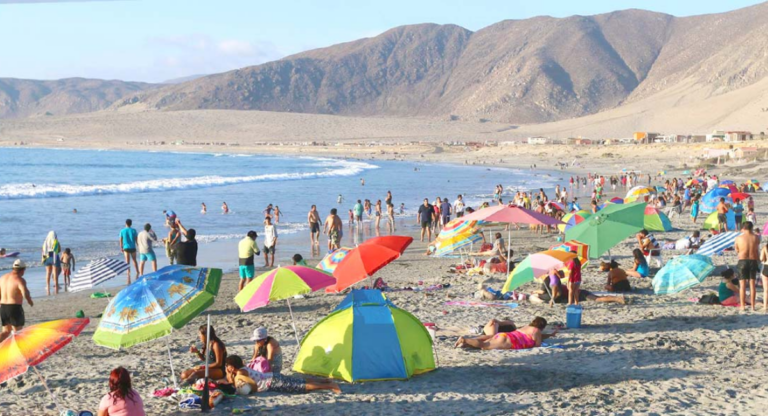 Dos adultos fallecen intentando rescatar a un niño en balneario de Chañaral