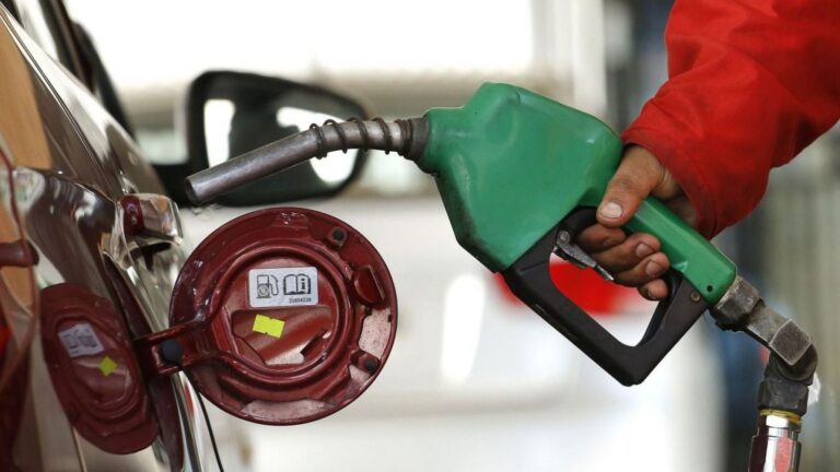 Suben los precios de la bencina: ENAP anuncia alza para este jueves 12 de febrero