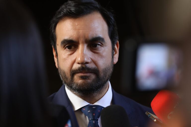 "Podría beneficiar al psicópata de Alto Hospicio": La dura advertencia del ministro de Justicia tras votación en el Senado