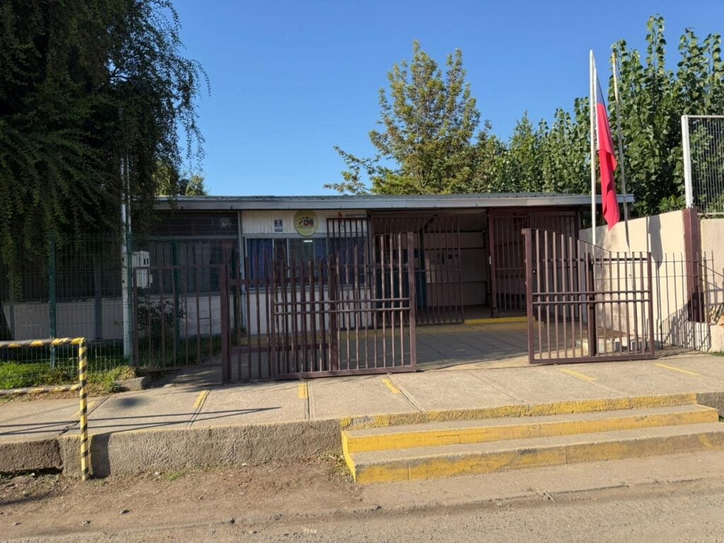 Alumno de 15 años arrestado por intentar ingresar arma a colegio pasará a control de detención