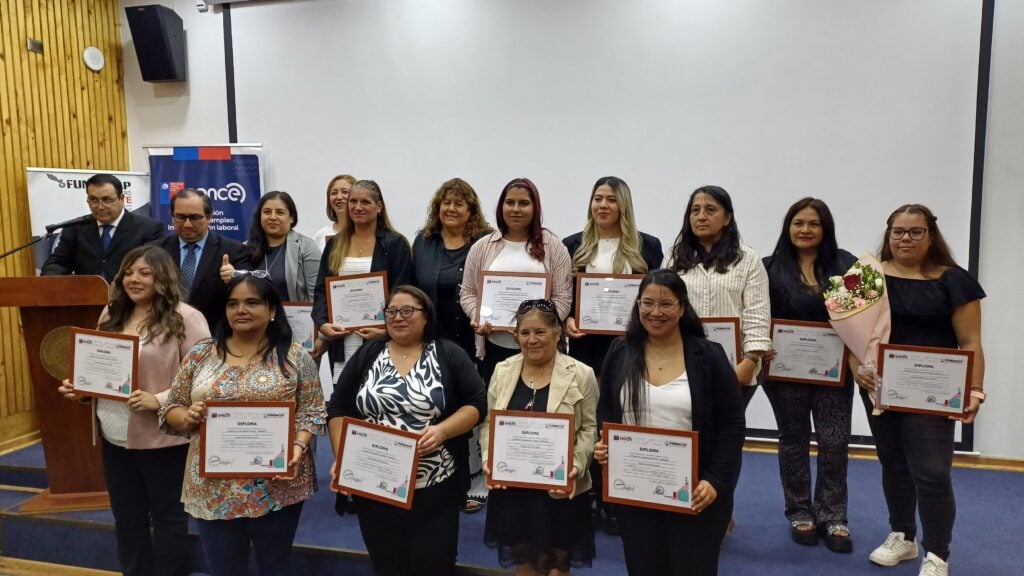 Curicanas recibieron certificación de curso de capacitación en panadería y pastelería