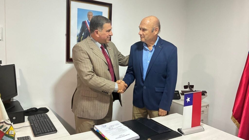 Óscar Águila Galdames asume oficialmente como nuevo delegado presidencial de Curicó