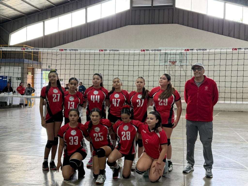 Selección U14 de voleibol de Curicó se queda con el primer lugar en el inicio de la Liga Centro Sur