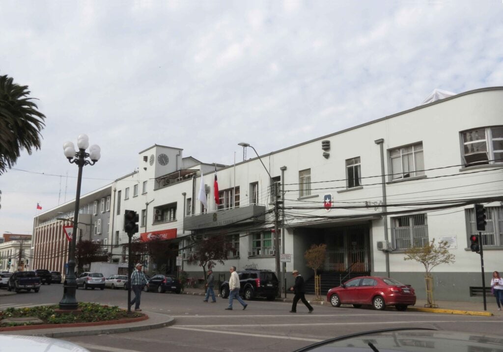 Educación concentra el déficit financiero del municipio curicano al cierre de 2025