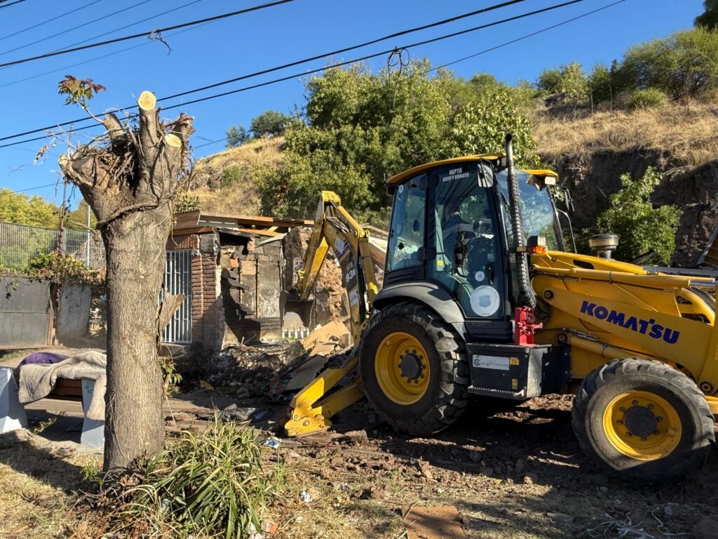 Propietaria de casa tomada en Curicó agradece demolición tras años de lucha