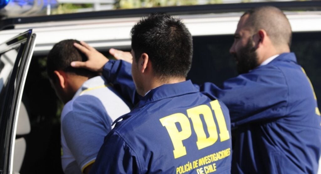 PDI detiene en flagrancia a sujeto por robo en Linares tras ser reconocido en redes sociales