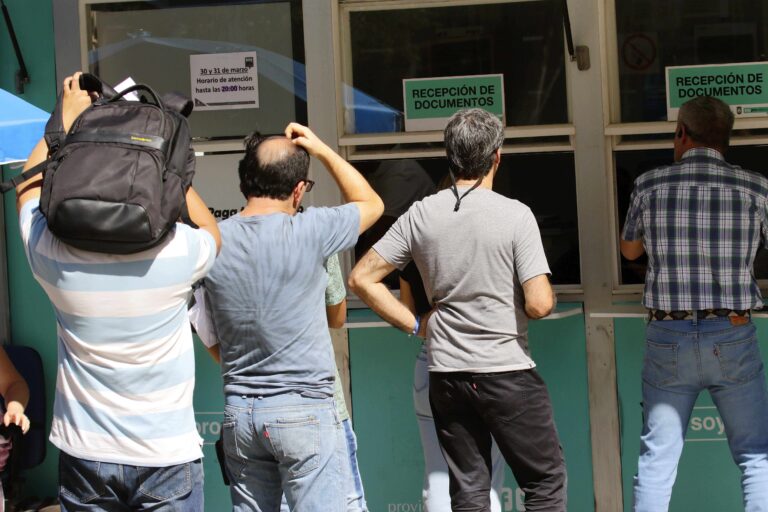 Alerta por Permisos de Circulación: Estudio revela que uno de cada tres conductores paga montos excesivos por errores de sistema