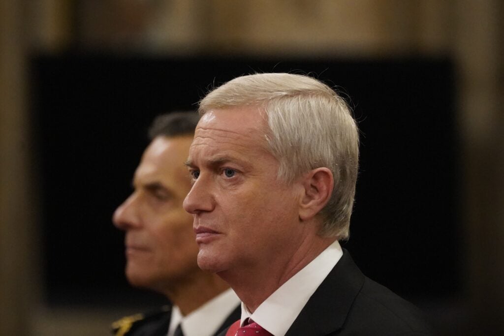 Kast define indultos a uniformados y abre puerta a otro candidato presidencial