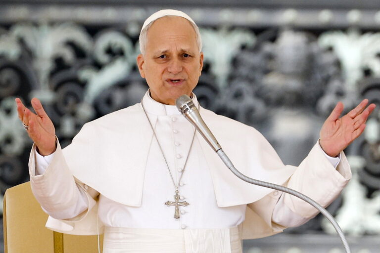 Papa León XIV pide cese al fuego y diálogo en Oriente Medio