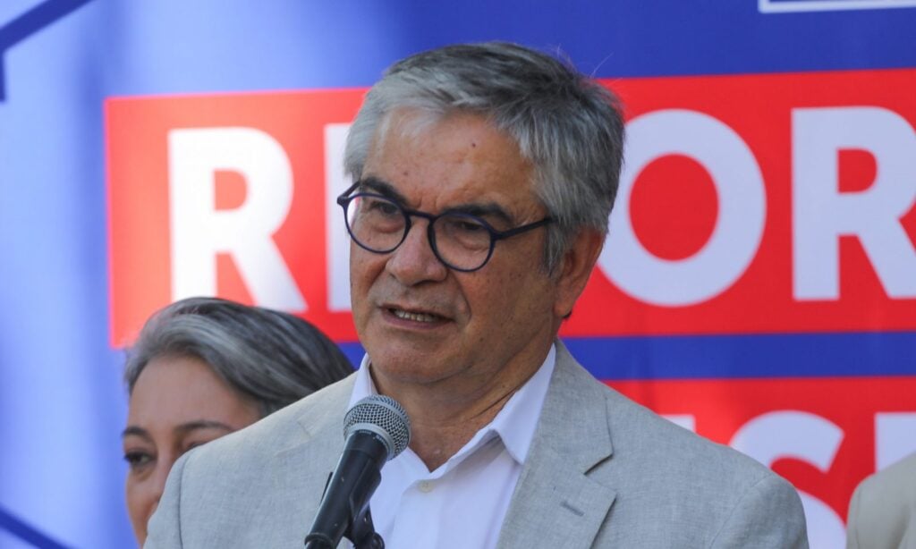 Mario Marcel responde a críticas por situación económica del país