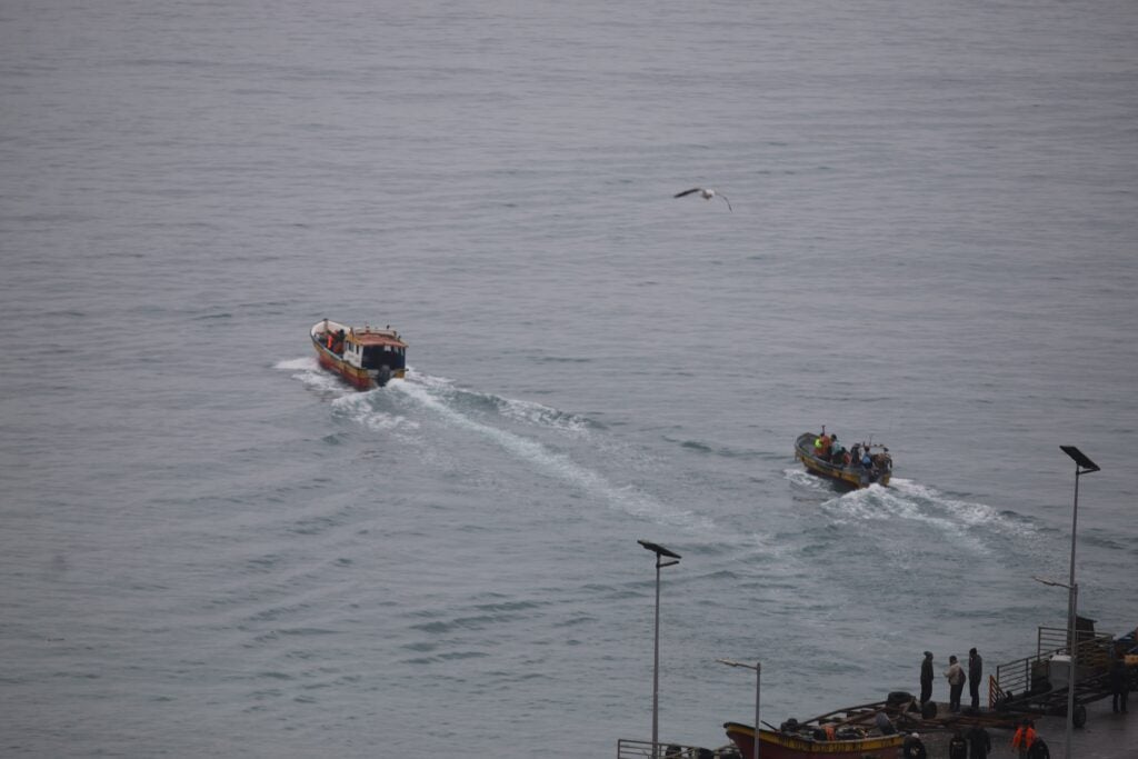 Hombre fallece ahogado al rescatar a dos menores en Hornitos