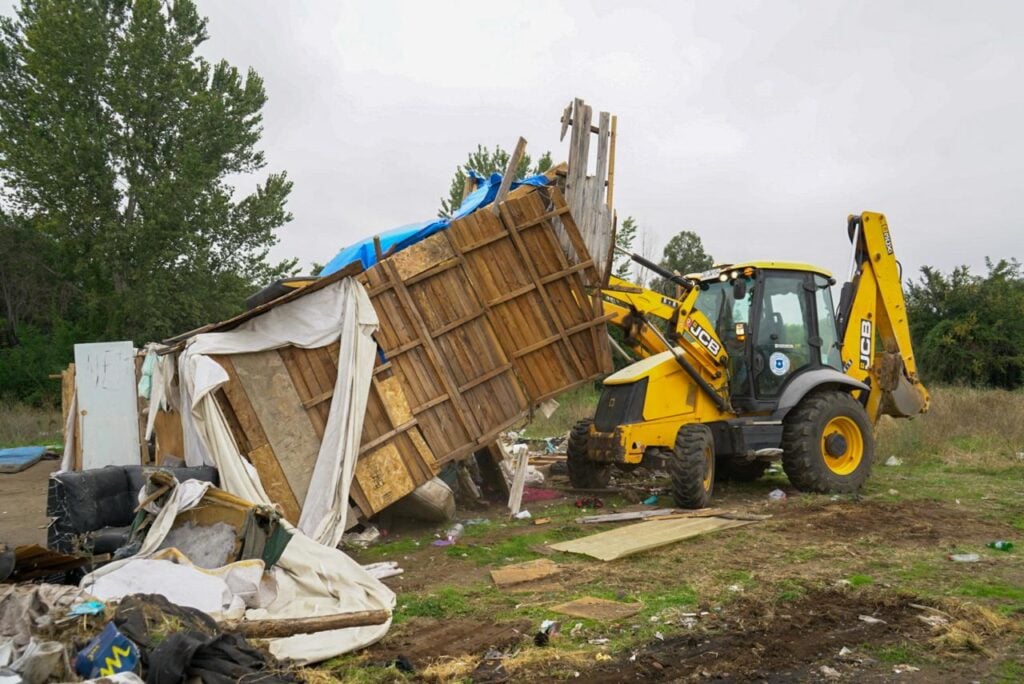 Municipalidad de San Javier recupera sitio tomado ilegalmente para erradicar foco de delincuencia