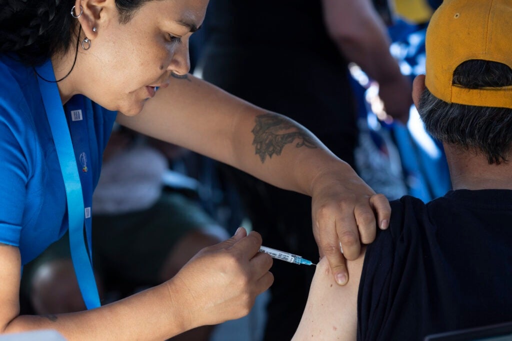 Región del Maule lidera vacunación contra la influenza a nivel nacional con un 63% de cobertura