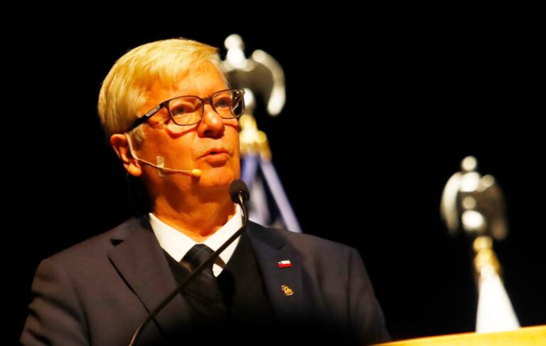 Alcalde Bordachar propone modificar ley para crear sistema mixto de educación pública