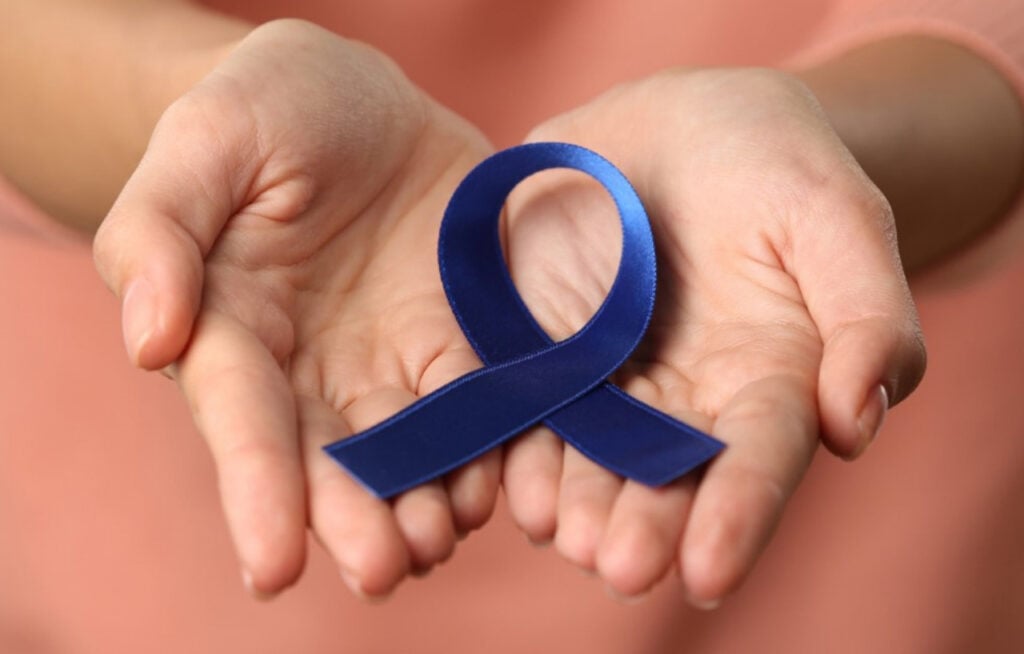 Estilos de vida poco saludables y mala alimentación impulsan el aumento de casos de cáncer de colon