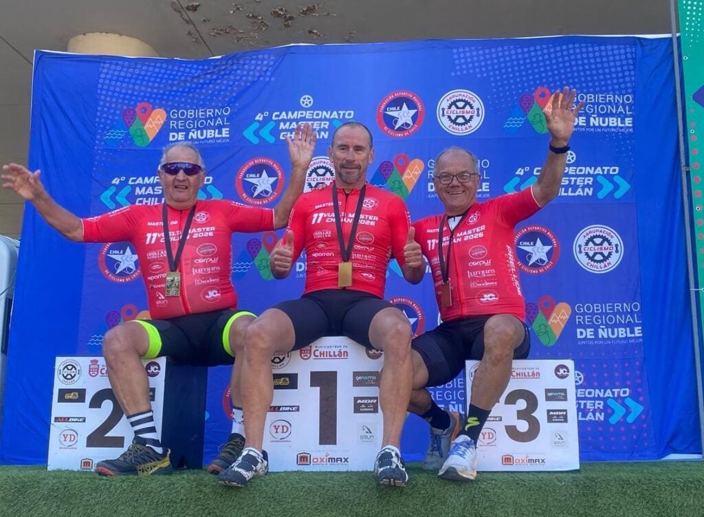 Ciclistas curicanos se coronan campeones en sus categorías durante la Vuelta Master de Chillán