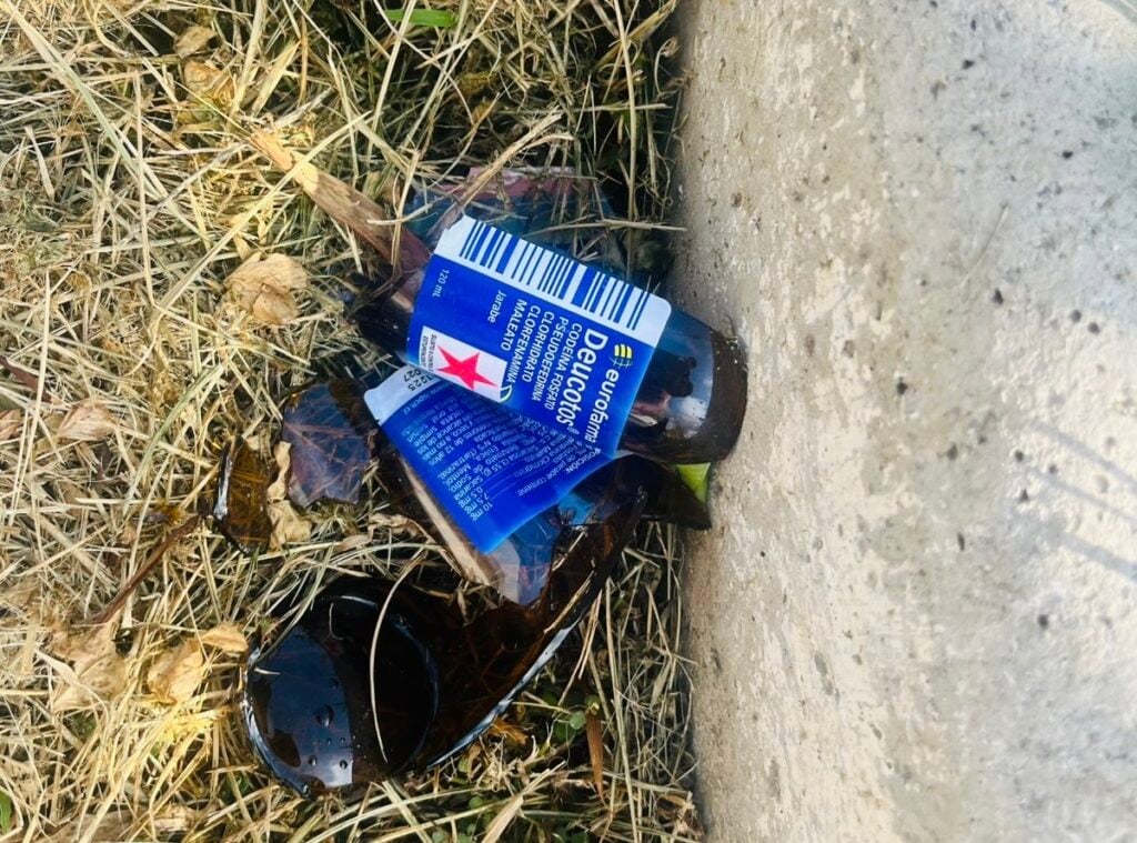 Vecinos alertan sobre consumo de medicamentos para drogarse en plaza publica de Curicó