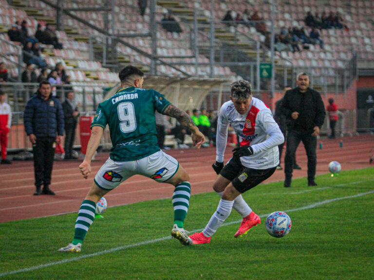 Curicó Unido no encuentra el rumbo sufriendo una dura derrota ante S. Wanderers