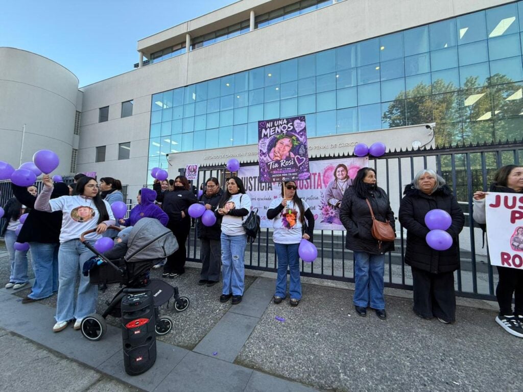 "Justicia para Rosita": Con manifestación y petición de presidio perpetuo inicia juicio por femicidio
