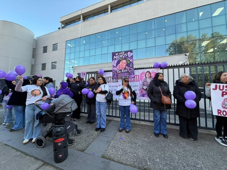 "Justicia para Rosita": Con manifestación y petición de presidio perpetuo inicia juicio por femicidio