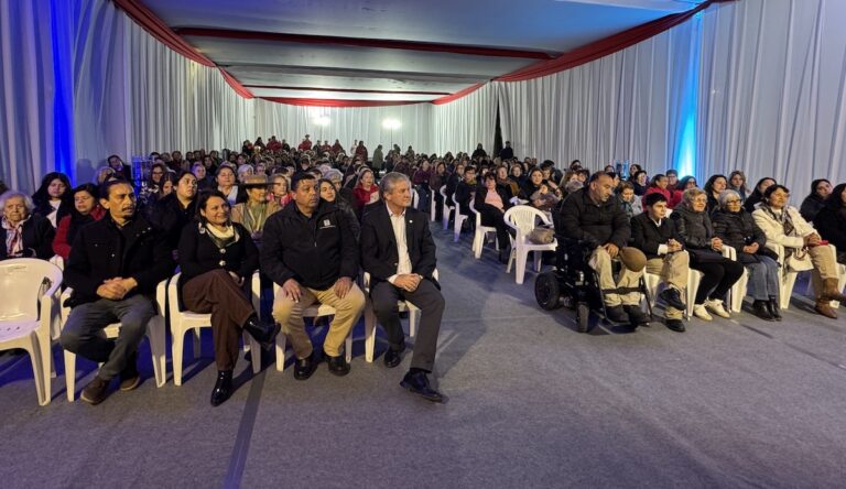 Con gran marco de público y emotivos reconocimientos Romeral celebró el Día de la Madre