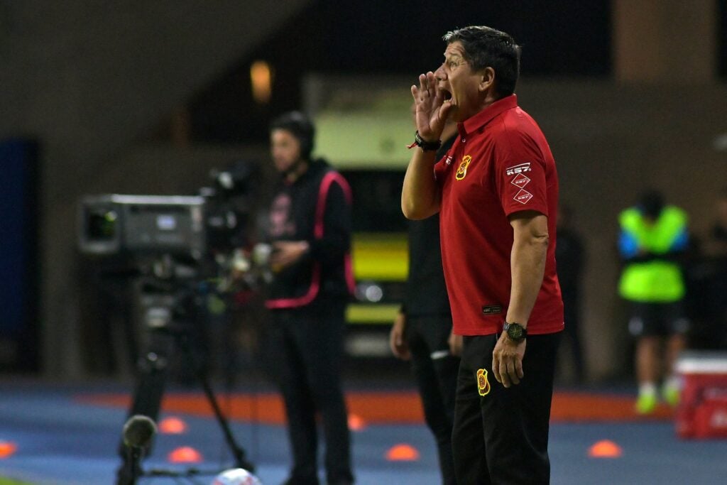 Jaime Vera deja la banca de Rangers: Ivo Basay asoma como posible sucesor