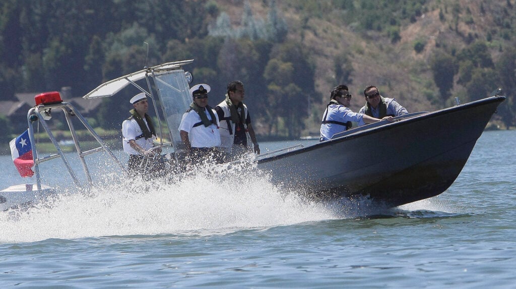 Tragedia en Vichuquén: Dos fallecidos y un desaparecido tras volcamiento de bote pesquero