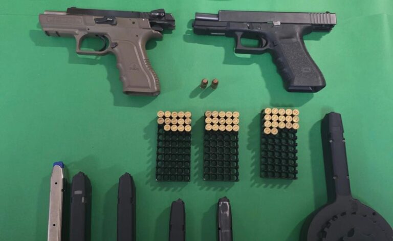 Carabineros detiene a cuatro sujetos con amplio prontuario por porte ilegal de armas tras control vehicular en Curicó