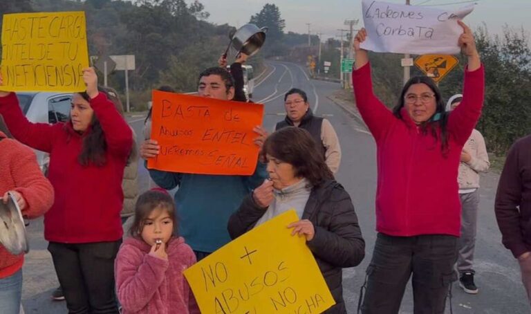 Vecinos de El Yacal y Bajo La Cuesta concretan protesta en ruta J-65 tras fallas en señal de Entel