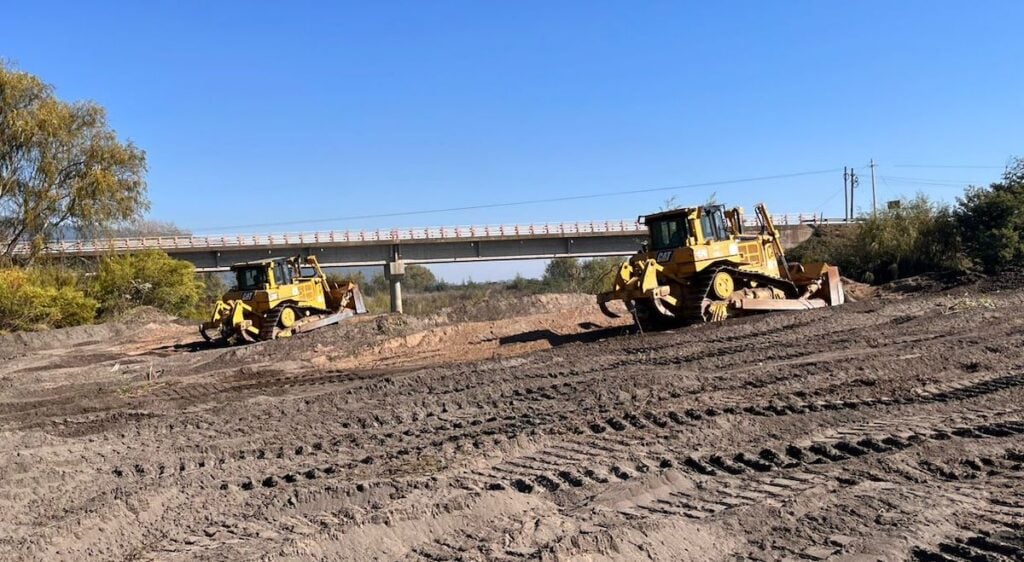 Autoridades inspeccionan obras de mitigación en el río Mataquito para prevenir desbordes invernales