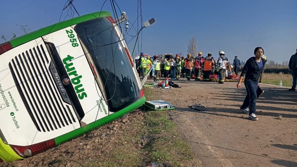 "El conductor venía zigzagueando": Pasajero de Turbus volcado relata los momentos de terror en la Ruta 5