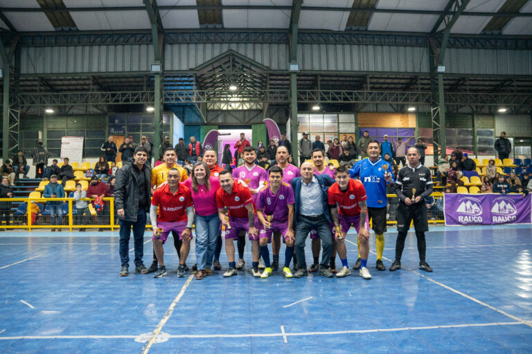 Masiva asistencia marca el éxito del Gran Showbol familiar en Rauco