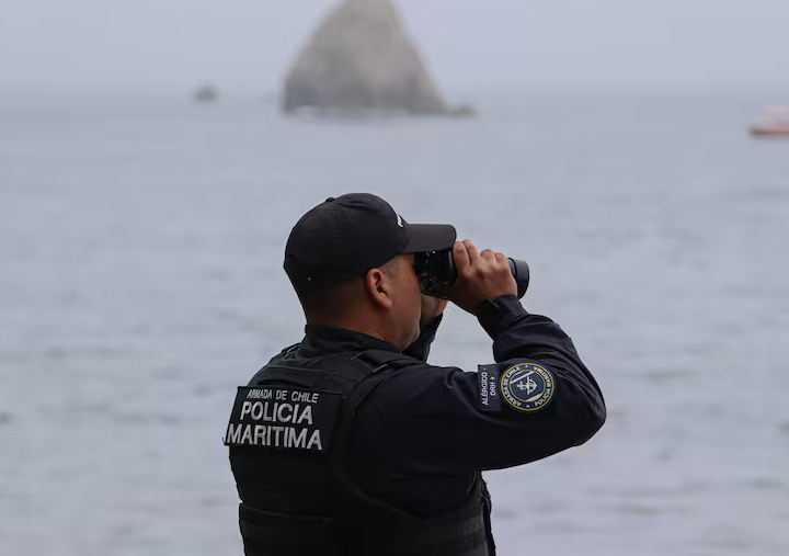 Despliegan operativo de búsqueda de pescador desaparecido en Constitución