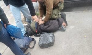 Comerciantes y Seguridad Pública detienen a conocido delincuente en el centro de Curicó
