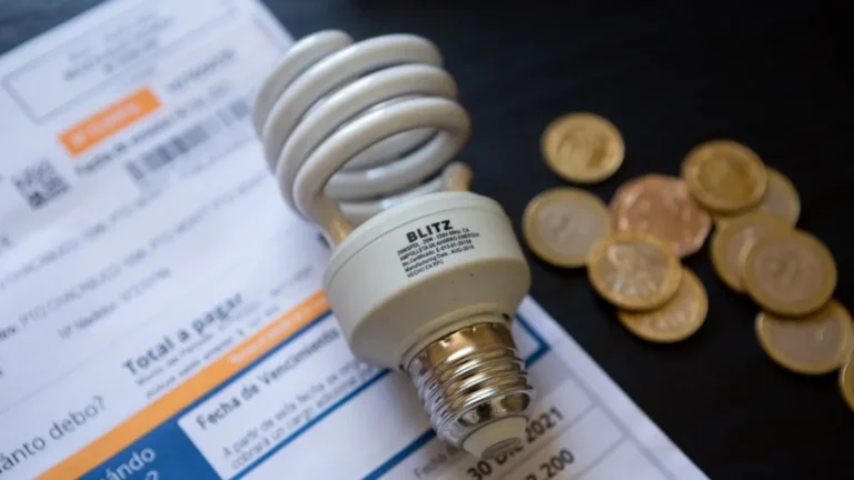 Subirán las cuentas de luz en julio: Conoce los nuevos valores por ciudad